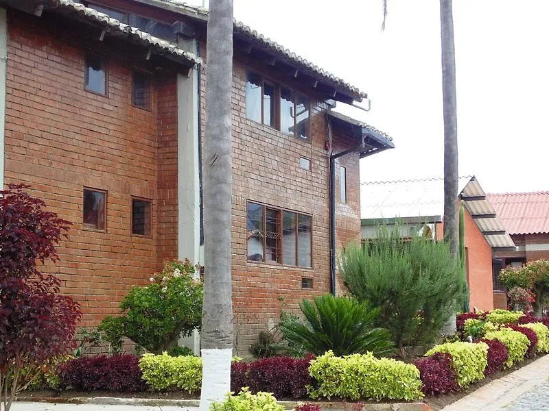 Hosteria Rosa Blanca Puembo 4*,